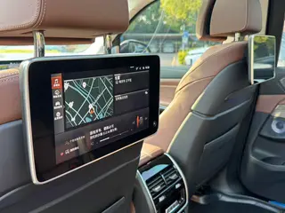 BMW X7 2021 xDrive40i Administrative M Sports suit interior photo 9