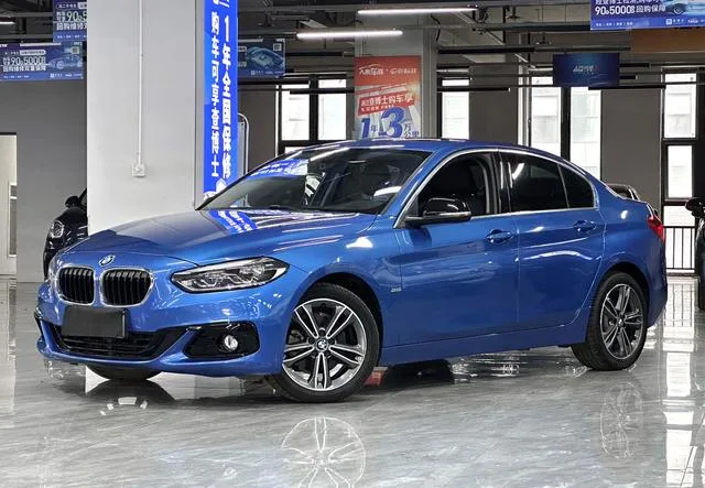 BMW 1 Series 2018 118i Sporty exterior photo 1 BMW 1 Series 2018 118i Sporty exterior photo 1