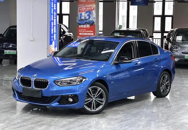 BMW 1 Series 2018 118i Sporty exterior photo 2 BMW 1 Series 2018 118i Sporty exterior photo 2