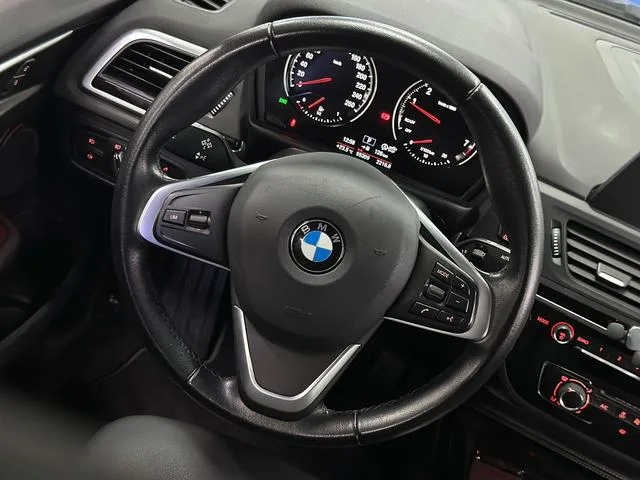 BMW 1 Series 2018 118i Sporty interior photo 13 BMW 1 Series 2018 118i Sporty interior photo 13