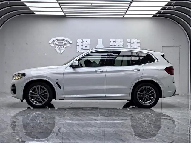 BMW X3 2020 xDrive28i M Ensemble de sport extérieur photo 3 BMW X3 2020 xDrive28i M Ensemble de sport extérieur photo 3