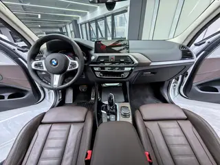 BMW X3 2020 xDrive28i M Ensemble de sport intérieur photo 10 BMW X3 2020 xDrive28i M Ensemble de sport intérieur photo 10