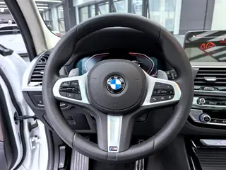 BMW X3 2020 xDrive28i M Ensemble de sport intérieur photo 15 BMW X3 2020 xDrive28i M Ensemble de sport intérieur photo 15