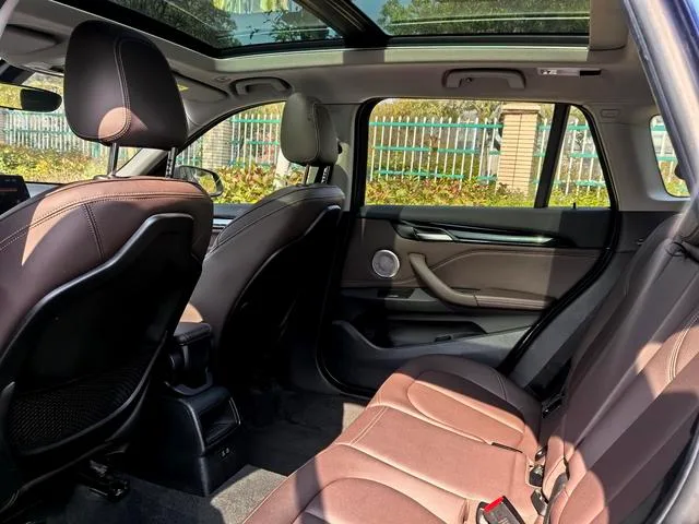 BMW X1 2020 sDrive20Li Estilo de moda exterior foto 6 BMW X1 2020 sDrive20Li Estilo de moda exterior foto 6