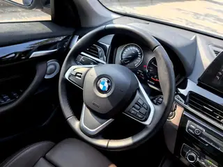 BMW X1 2020 sDrive20Li Estilo de moda exterior foto 8 BMW X1 2020 sDrive20Li Estilo de moda exterior foto 8