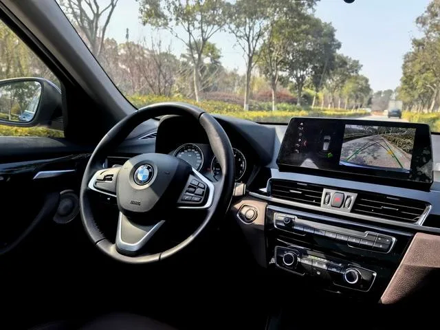 BMW X1 2020 sDrive20Li Estilo de moda exterior foto 9 BMW X1 2020 sDrive20Li Estilo de moda exterior foto 9