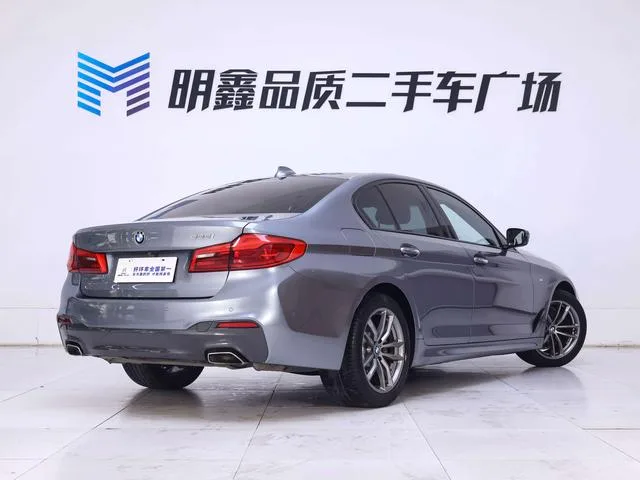 BMW 5 Series 2018 525i M Sports suit exterior photo 8 BMW 5 Series 2018 525i M Sports suit exterior photo 8