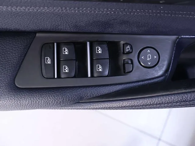 BMW 5 Series 2018 525i M Sports suit interior photo 18 BMW 5 Series 2018 525i M Sports suit interior photo 18