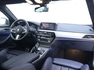 BMW 5 Series 2018 525i M Sports suit interior photo 20 BMW 5 Series 2018 525i M Sports suit interior photo 20