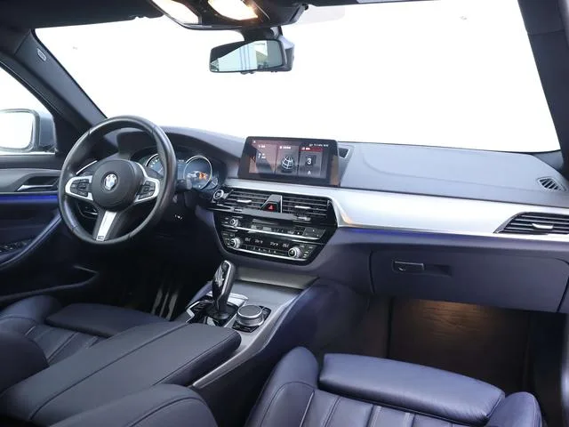 BMW 5 Series 2018 525i M Sports suit interior photo 20 BMW 5 Series 2018 525i M Sports suit interior photo 20