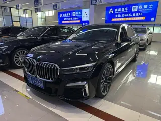 BMW 7 Series 2019 730Li M Conjunto deportivo