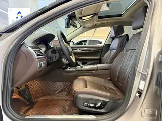 BMW 7 Series 2019 730Li M Conjunto deportivo exterior foto 2 BMW 7 Series 2019 730Li M Conjunto deportivo exterior foto 2