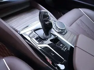 BMW 5 Series 2021 530Li Leading Type Luxury Set interior photo 13 BMW 5 Series 2021 530Li Leading Type Luxury Set interior photo 13