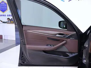 BMW 5 Series 2021 530Li Leading Type Luxury Set interior photo 18 BMW 5 Series 2021 530Li Leading Type Luxury Set interior photo 18