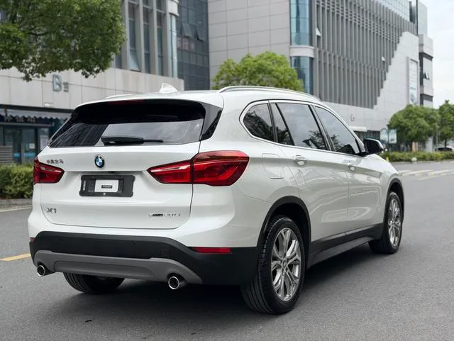 BMW X1 2018 sDrive20Li Leading Type interior photo 13 BMW X1 2018 sDrive20Li Leading Type interior photo 13