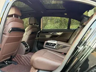 BMW 7 Series 2019 Модификация 740Li Лидирующий M Спортивный костюм экстерьер фото 7 BMW 7 Series 2019 Модификация 740Li Лидирующий M Спортивный костюм экстерьер фото 7