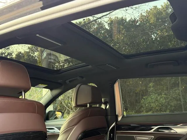 BMW 7 Series 2019 Модификация 740Li Лидирующий M Спортивный костюм экстерьер фото 10 BMW 7 Series 2019 Модификация 740Li Лидирующий M Спортивный костюм экстерьер фото 10
