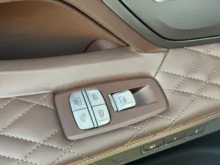 BMW 7 Series 2019 Модификация 740Li Лидирующий M Спортивный костюм интерьер фото 12 BMW 7 Series 2019 Модификация 740Li Лидирующий M Спортивный костюм интерьер фото 12