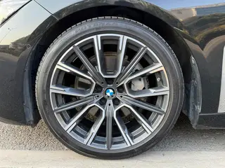 BMW 7 Series 2019 Модификация 740Li Лидирующий M Спортивный костюм интерьер фото 15 BMW 7 Series 2019 Модификация 740Li Лидирующий M Спортивный костюм интерьер фото 15