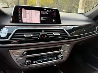 BMW 7 Series 2019 Модификация 740Li Лидирующий M Спортивный костюм интерьер фото 18 BMW 7 Series 2019 Модификация 740Li Лидирующий M Спортивный костюм интерьер фото 18