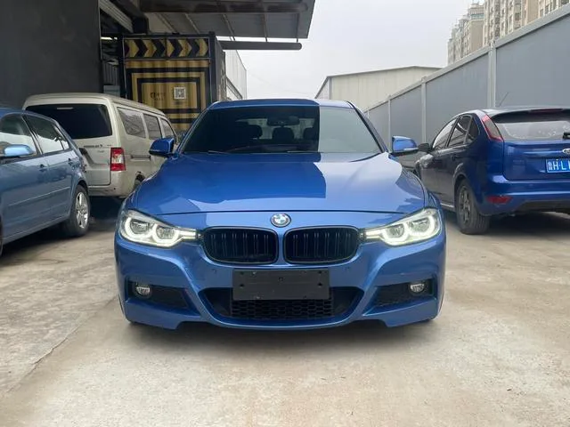 BMW 3 Series 2018 320i M Ensemble de sport extérieur photo 2 BMW 3 Series 2018 320i M Ensemble de sport extérieur photo 2