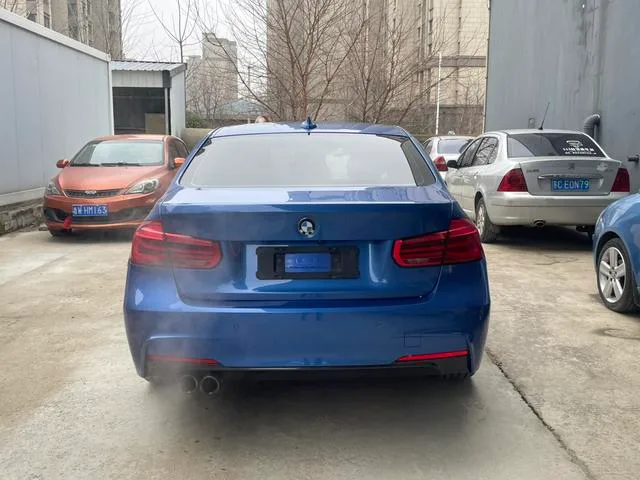 BMW 3 Series 2018 320i M Ensemble de sport extérieur photo 5 BMW 3 Series 2018 320i M Ensemble de sport extérieur photo 5