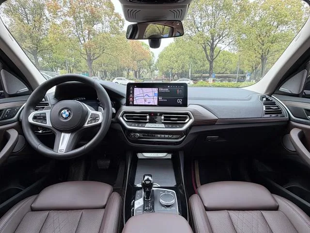 BMW X3 2022 xDrive30i Leading Type M Obsidian Night Suit interior photo 9 BMW X3 2022 xDrive30i Leading Type M Obsidian Night Suit interior photo 9