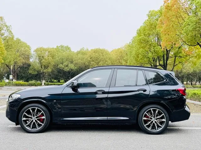 BMW X3 2022 xDrive30i Leading Type M Obsidian Night Suit interior photo 12 BMW X3 2022 xDrive30i Leading Type M Obsidian Night Suit interior photo 12