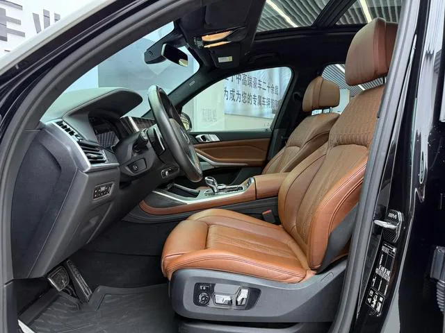 BMW X7 2020 xDrive40i Tipo de lujo M Conjunto deportivo exterior foto 5 BMW X7 2020 xDrive40i Tipo de lujo M Conjunto deportivo exterior foto 5