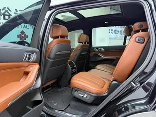 BMW X7 2020 xDrive40i Tipo de lujo M Conjunto deportivo interior foto 8 BMW X7 2020 xDrive40i Tipo de lujo M Conjunto deportivo interior foto 8