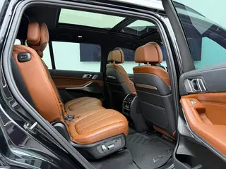 BMW X7 2020 xDrive40i Tipo de lujo M Conjunto deportivo interior foto 10 BMW X7 2020 xDrive40i Tipo de lujo M Conjunto deportivo interior foto 10