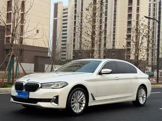 BMW 5 Series 2021 525Li Traje de lujo exterior foto 1 BMW 5 Series 2021 525Li Traje de lujo exterior foto 1
