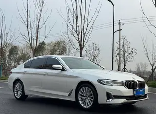 BMW 5 Series 2021 525Li Traje de lujo exterior foto 3 BMW 5 Series 2021 525Li Traje de lujo exterior foto 3