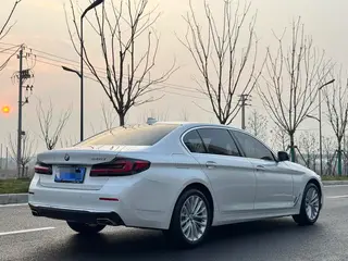 BMW 5 Series 2021 525Li Traje de lujo exterior foto 4 BMW 5 Series 2021 525Li Traje de lujo exterior foto 4