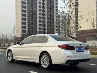BMW 5 Series 2021 525Li Traje de lujo exterior foto 5 BMW 5 Series 2021 525Li Traje de lujo exterior foto 5