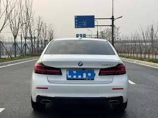 BMW 5 Series 2021 525Li Traje de lujo exterior foto 6 BMW 5 Series 2021 525Li Traje de lujo exterior foto 6