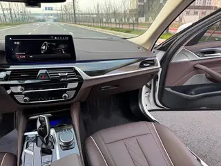 BMW 5 Series 2021 525Li Traje de lujo interior foto 19 BMW 5 Series 2021 525Li Traje de lujo interior foto 19