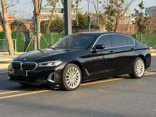 BMW 5 Series 2021 Reforma 530Li Tipo de lujo Traje de lujo exterior foto 1 BMW 5 Series 2021 Reforma 530Li Tipo de lujo Traje de lujo exterior foto 1