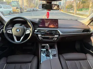 BMW 5 Series 2021 Reforma 530Li Tipo de lujo Traje de lujo exterior foto 5 BMW 5 Series 2021 Reforma 530Li Tipo de lujo Traje de lujo exterior foto 5
