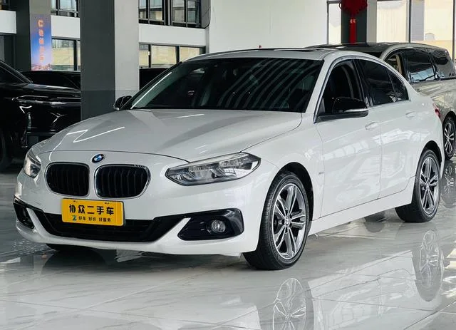 BMW 1 Series 2017 118i Sporty exterior photo 1 BMW 1 Series 2017 118i Sporty exterior photo 1