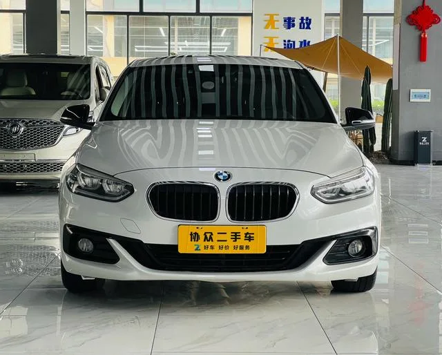 BMW 1 Series 2017 118i Sporty exterior photo 2 BMW 1 Series 2017 118i Sporty exterior photo 2