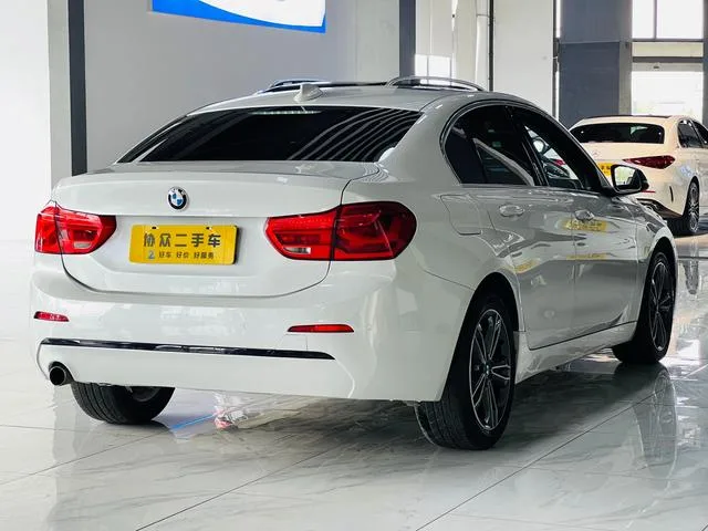 BMW 1 Series 2017 118i Sporty exterior photo 4 BMW 1 Series 2017 118i Sporty exterior photo 4