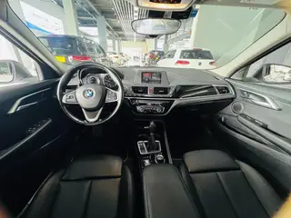 BMW 1 Series 2017 118i Sporty interior photo 11 BMW 1 Series 2017 118i Sporty interior photo 11