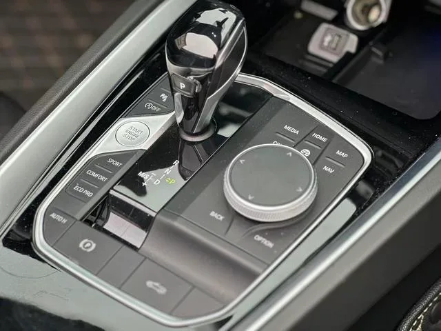 BMW Z4 2019 sDrive 25i M Ensemble de sport intérieur photo 7 BMW Z4 2019 sDrive 25i M Ensemble de sport intérieur photo 7