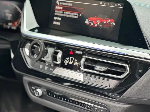 BMW Z4 2019 sDrive 25i M Ensemble de sport intérieur photo 8 BMW Z4 2019 sDrive 25i M Ensemble de sport intérieur photo 8