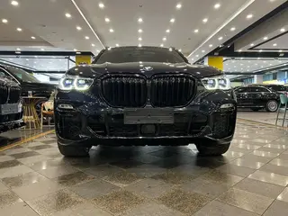BMW X5 2020 xDrive40i Tipo de lujo M Conjunto deportivo interior foto 7 BMW X5 2020 xDrive40i Tipo de lujo M Conjunto deportivo interior foto 7