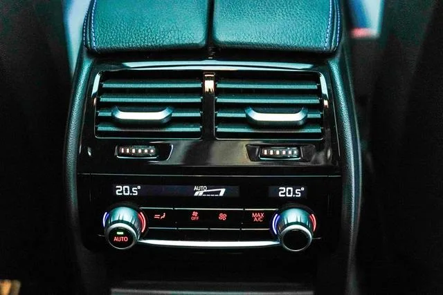 BMW 6 Series GT 2020 630i M Sports suit interior photo 7 BMW 6 Series GT 2020 630i M Sports suit interior photo 7