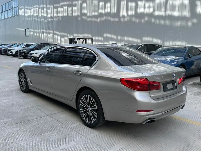 BMW 5 Series 2018 530Li Premium Class Luxury Set exterior photo 4 BMW 5 Series 2018 530Li Premium Class Luxury Set exterior photo 4