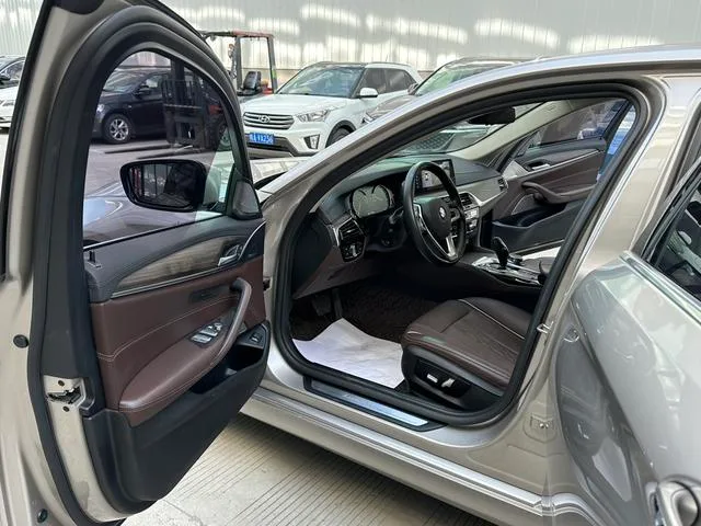 BMW 5 Series 2018 530Li Premium Class Luxury Set exterior photo 9 BMW 5 Series 2018 530Li Premium Class Luxury Set exterior photo 9