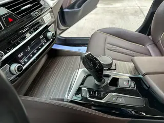 BMW 5 Series 2018 530Li Premium Class Luxury Set interior photo 13 BMW 5 Series 2018 530Li Premium Class Luxury Set interior photo 13